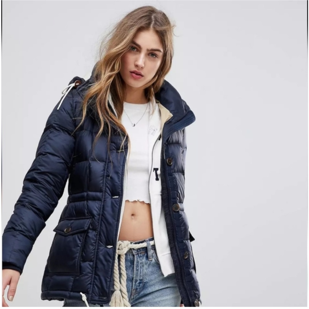 Abercrombie & Fitch Down-Filled Puffer
Coat Women’s Size M